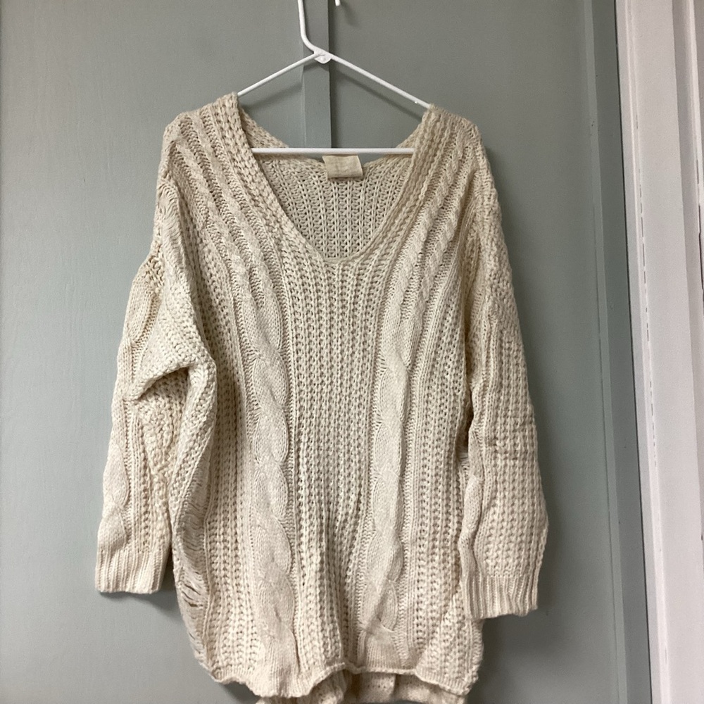 PPLA Clothing Women’s Over Size  Sweater Size Medium Chunky Beige Long Sleeves